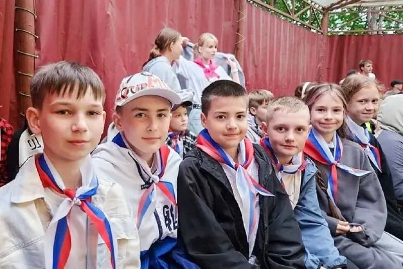 Учитель школы №14 Находки получила знак «Учитель ученических признаний — фото 1