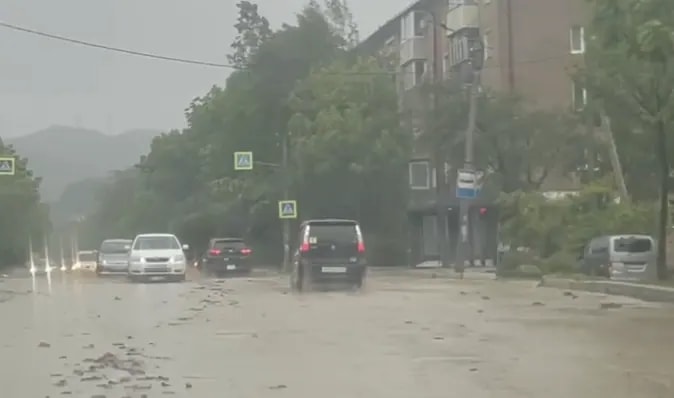 Южный микрорайон местами уходит под воду