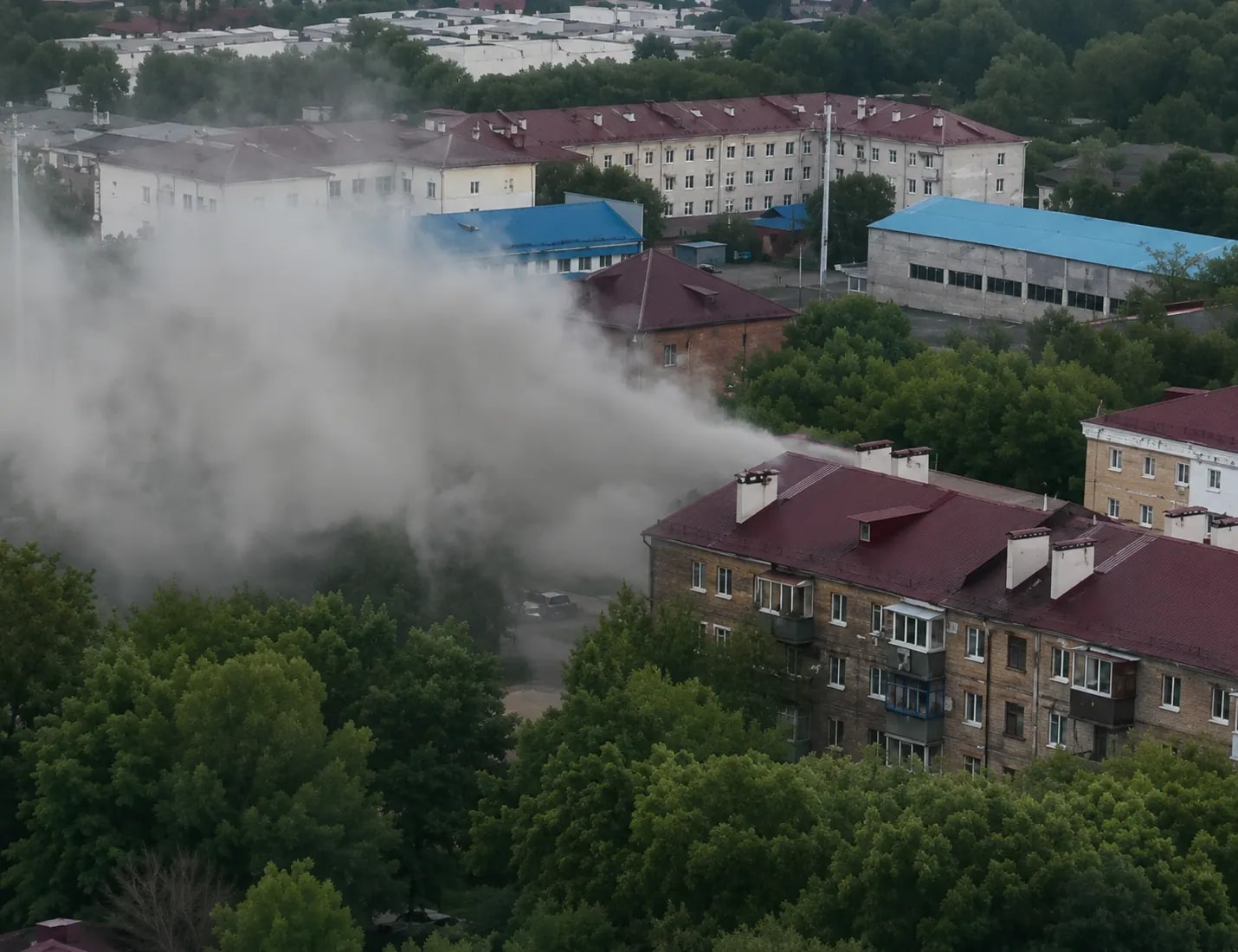 Пожарные спасли пятерых человек при пожаре в Находке на улице 25 лет Октября