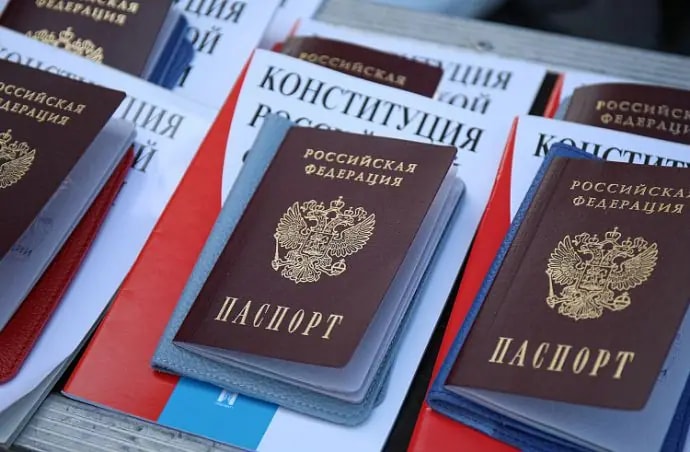 63 мигранта получили гражданство РФ через контракт с Минобороны в Приморье