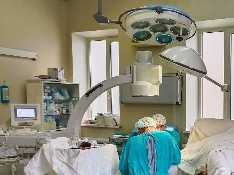 Хирурги Находкинской больницы спасли руку пациенту после сложной травмы