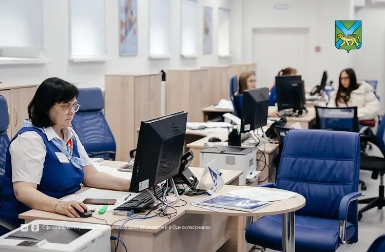Кадровый центр «Работа России» поможет врачам и учителям в Приморье