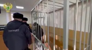 Житель Владивостока получил 16 лет за убийство матери и сестры